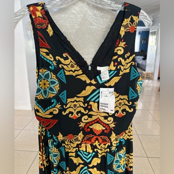 H&M Black and Blue Sleeveless V-Neck Sundress - Picture 3 of 3
